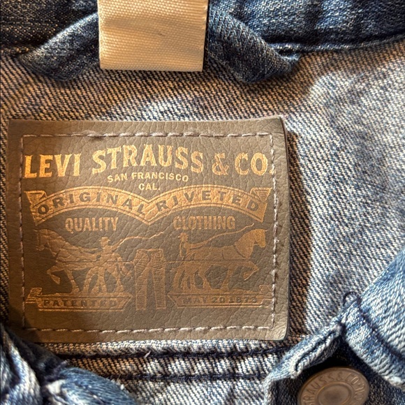 Levi's Classic Blue Denim Jacket with painted eye - Picture 5 of 6